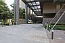 駐車場：駐車場の出入り口