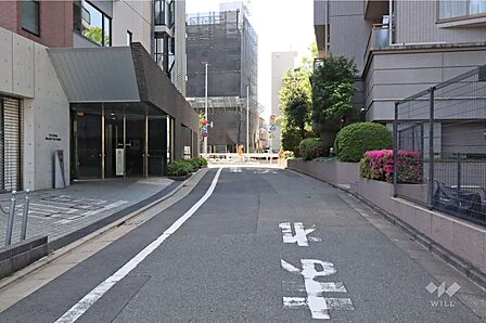 敷地南東側の前面道路