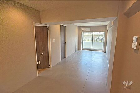 LDK約17.2帖自然光が差し込む明るいお部屋です。