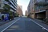 その他：敷地南側の前面道路（東側から）