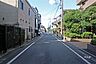その他：敷地西側の前面道路(南側から)