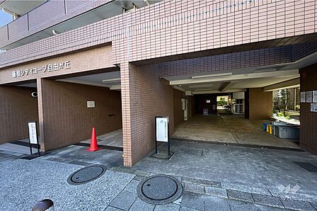 駐車場の出入り口