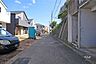 外観：物件の南西側前面道路（西側から）［2026年9月14日撮影］