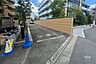 駐車場：駐車場の出入り口