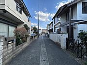 間口約10.5ｍ。毎日の駐車も安心です♪