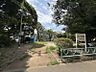 周辺：はなみずき公園まで　199m　徒歩約3分　小規模な公園ですが、木々の日陰も多く遊具もある公園です。
