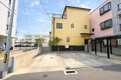 外観：外観写真　北東角地　近年外壁塗装・バルコニー防水施工済