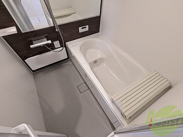 画像4:浴室です。バスタブが広くてゆったりできます。