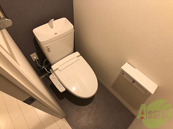 画像11:トイレはウォシュレット機能付き。シャワートイレは日本の宝。