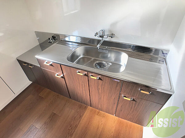 画像5:キッチンはまな板置き場もあるため伸び伸びお料理できます。