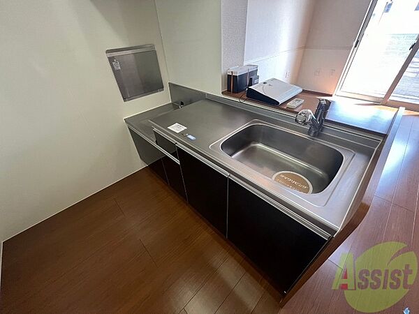 画像5:広々としたキッチンは調理スペースが確保されているので快適です