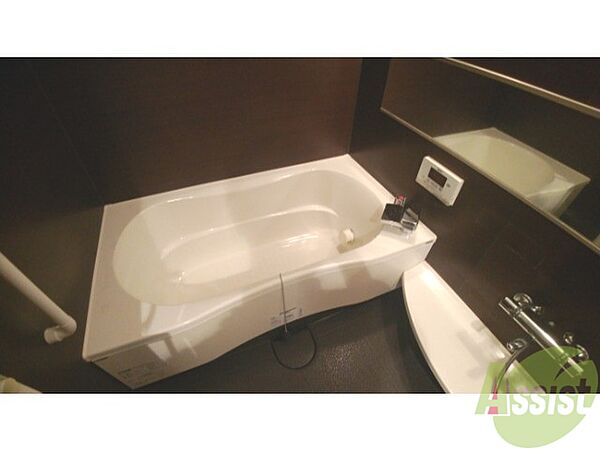 画像4:きれいな浴室は追い焚き機能もあり、使い易くくつろぎやすいです