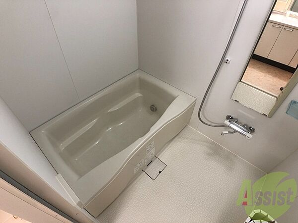 画像4:こちらはお風呂。一日の疲れをここで癒してください。