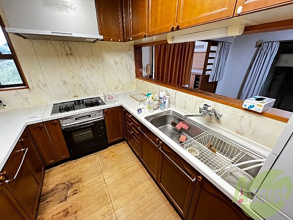 画像8:正面から撮ったキッチンです。調理がしやすいですね。