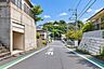 その他：前面道路になります。幅員は約7メートルで、駐車も楽々です！※写真はAIにて加工しています。
