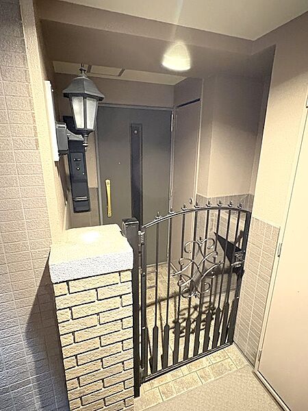 玄関を拡大表示