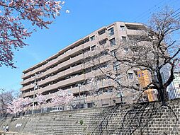 【駅徒歩3分!】商店街の賑わいが揃う快適なロケーション