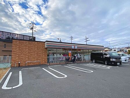 セブンイレブン寝屋川宇谷町店 400m