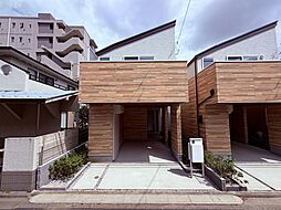 吹抜けと2階リビングで実現する、開放感あふれる上質空間