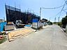 外観：前面道路含む現地写真