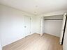 子供部屋：2階5.2帖洋室、別角度。「ランプはどんなデザインにしようかな？」「ベッドのサイズはどれくらいがいいだろう？」など、自分の部屋になったらどのようにレイアウトしようかと楽しく想像してみてください。