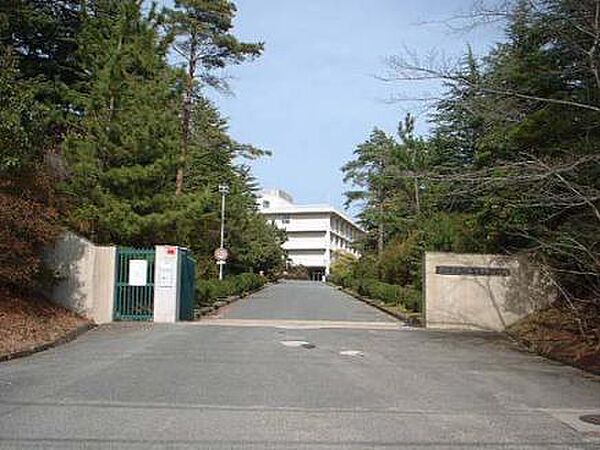 【高校】兵庫県立　川西緑台高等学校まで2954ｍ