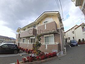 ヴィオラ東多田壱番館  ｜ 兵庫県川西市東多田2丁目（賃貸アパート1LDK・2階・42.37㎡） その1