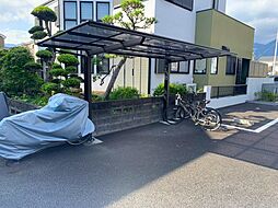 雨よけ付きの駐輪場です