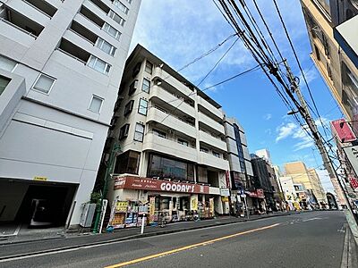 外観：１階は薬局になっております♪