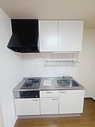 食器置き場もついているオシャレなキッチンです。