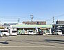 周辺：ファミリーマート 枚方長尾谷町店（360m）
