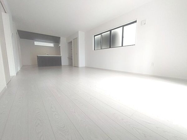 リビング/ダイニングを拡大表示