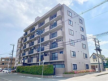 外観の北東方向です。