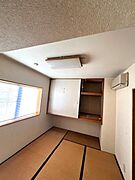 吊り押入れでお部屋を広く使えます♪