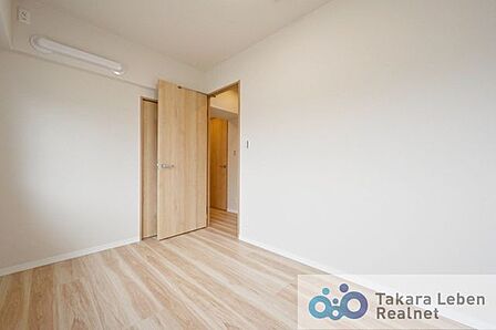 4.1帖の洋室。全居室クローゼット有+窓付きの風通し良い住空間です。