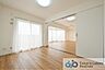 洋室：約6.0帖の洋室。独立したお部屋として利用しても良し。引き戸を開け放してリビング空間の延長として利用しても良いですね。