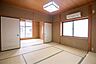 和室：＊和室＊2階、8帖の和室です。奥の6帖の和室と襖で仕切られているので、開放して1部屋としてもご利用いただけます♪※家具消しCG加工有