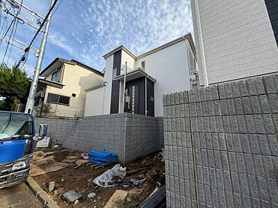 外観:街に溶けこみ美しい景観を生み出すこの邸宅は採光や風通しまで考え抜いて造りあげました。 外観:街に溶けこみ美しい景観を生み出すこの邸宅は採光や風通しまで考え抜いて造りあげました。