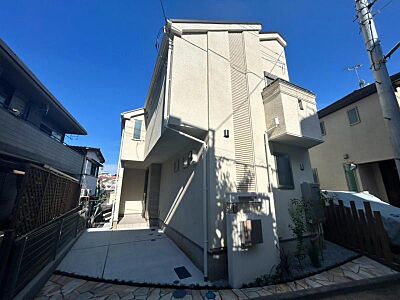 外観:街に溶けこみ美しい景観を生み出すこの邸宅は、採光や風通しまで考え抜いて造りあげました。 外観:街に溶けこみ美しい景観を生み出すこの邸宅は、採光や風通しまで考え抜いて造りあげました。