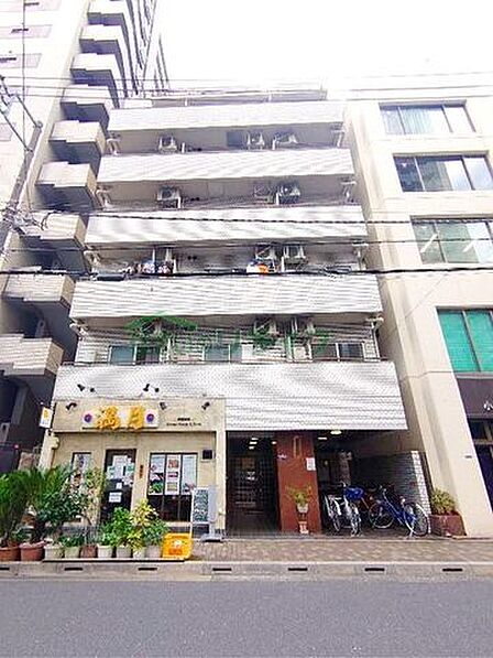 太陽に愛され、陽当り・通風に優れた魅力的で快適さを追求したマンションです。ここに住むからこそ意味がある。そんな特別感に浸りながら、毎日をお過ごしして欲しいです。