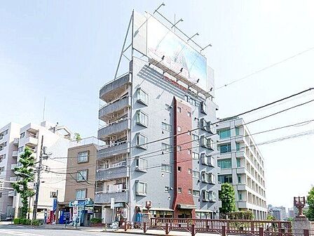 太陽に愛され、陽当り・通風に優れた魅力的で快適さを追求したマンションです。ここに住むからこそ意味がある。そんな特別感に浸りながら、毎日をお過ごしして欲しいです。