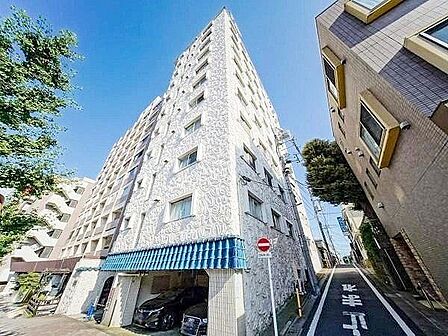 太陽に愛され、陽当り・通風に優れた魅力的で快適さを追求したマンションです。ここに住むからこそ意味がある。そんな特別感に浸りながら、毎日をお過ごしして欲しいです。
