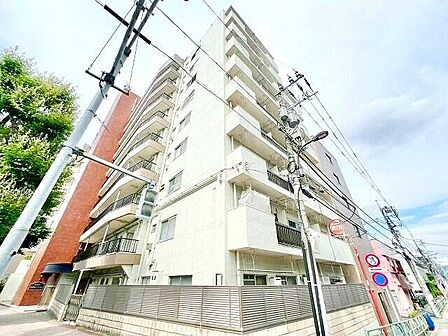 太陽に愛され、陽当り・通風に優れた魅力的で快適さを追求したマンションです。ここに住むからこそ意味がある。そんな特別感に浸りながら、毎日をお過ごしして欲しいです。