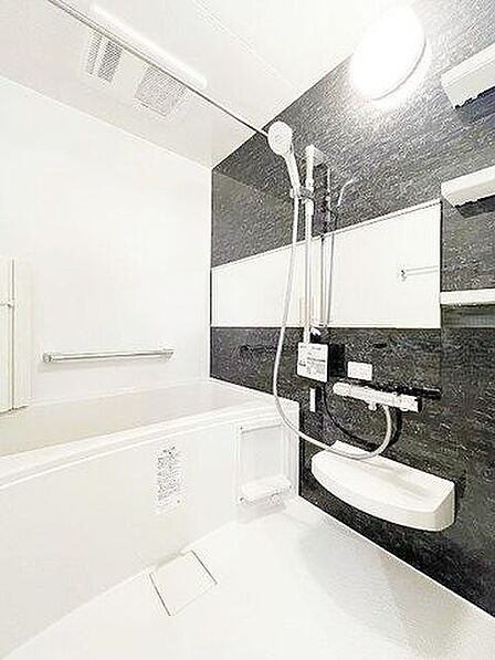 1日の疲れを取り心身を癒すことができる住まいの中のリラクゼーション空間。心からゆったりと寛いでいただけるよう、ゆとりのスペースを確保しております♪
