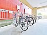 その他：駐輪場付で、通勤・通学・お買い物など自転車をご利用いただけます。