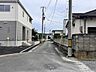 外観：前面道路含む現地写真