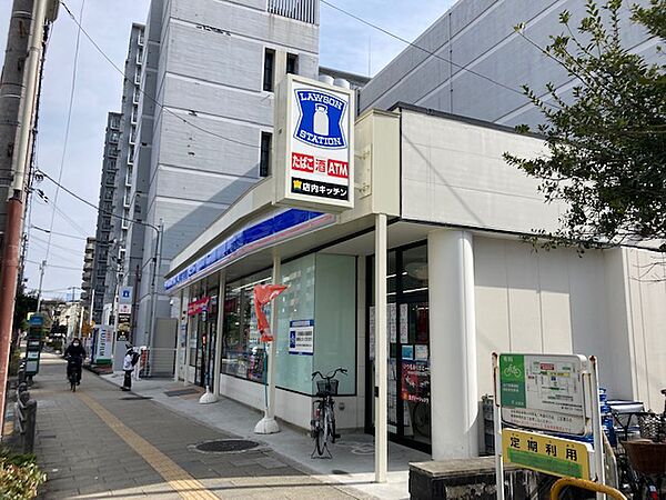 画像22:【コンビニエンスストア】ローソン 諸口三丁目店まで593ｍ