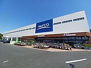 ナフコ野洲店 2022年12月オープン、総売場面積約1800坪のホームセンターです。 豊富な品揃え・新しい暮らしのヒントが満載です。 710m
