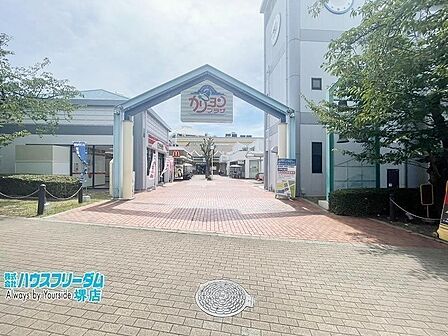 買い物施設が周辺充実しております♪