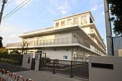 足立区立鹿浜葉の花中学校 430m